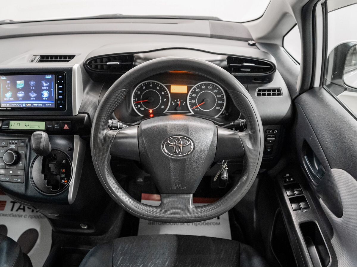 Toyota Wish 2009 - фото автомобиля