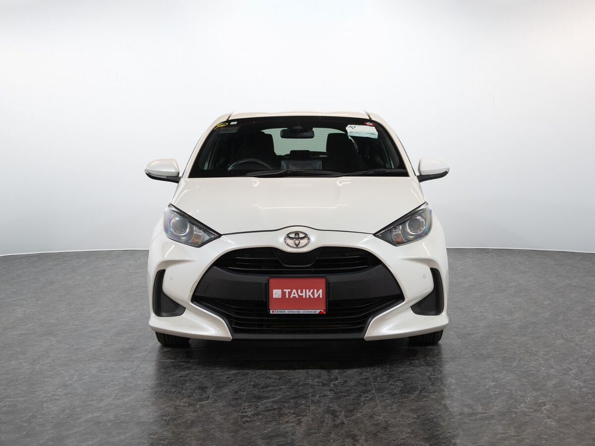 Toyota Yaris 2020 - фото автомобиля