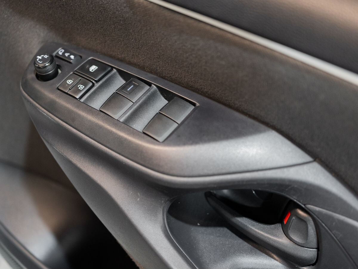 Toyota Yaris 2020 - фото автомобиля