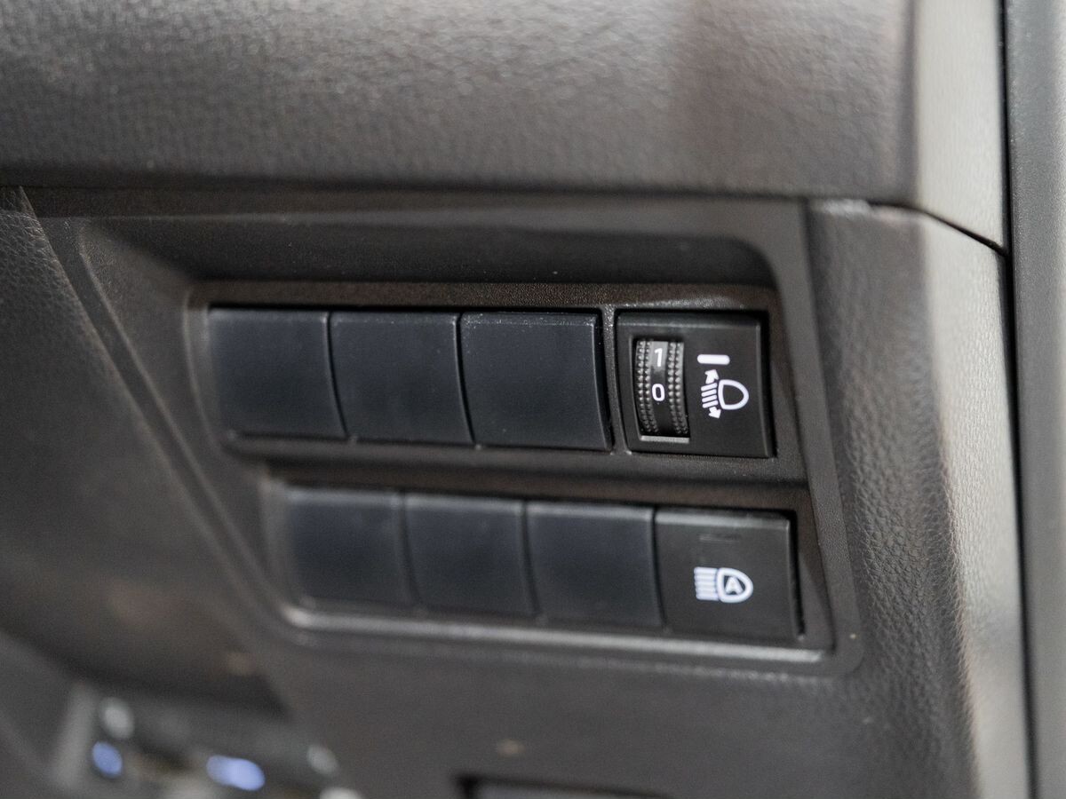 Toyota Yaris 2020 - фото автомобиля