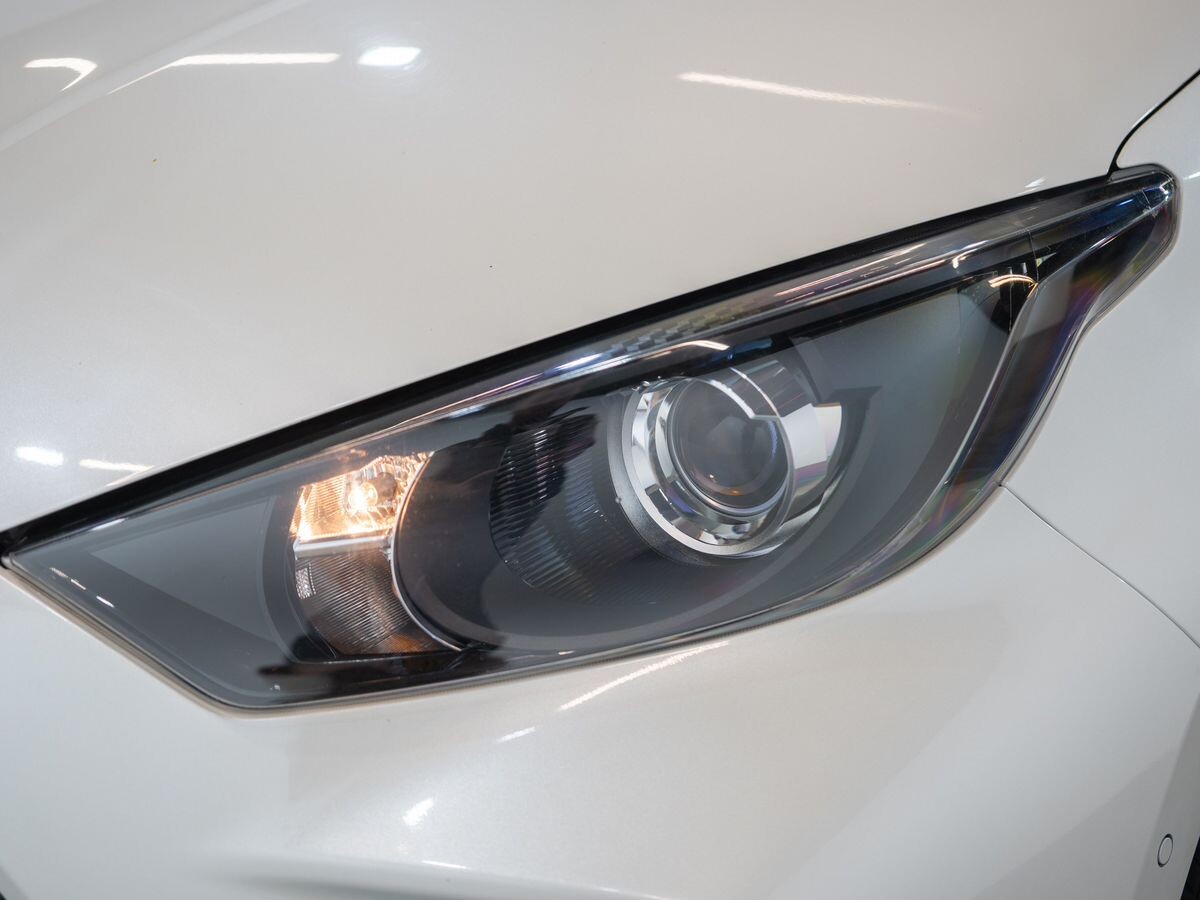 Toyota Yaris 2020 - фото автомобиля