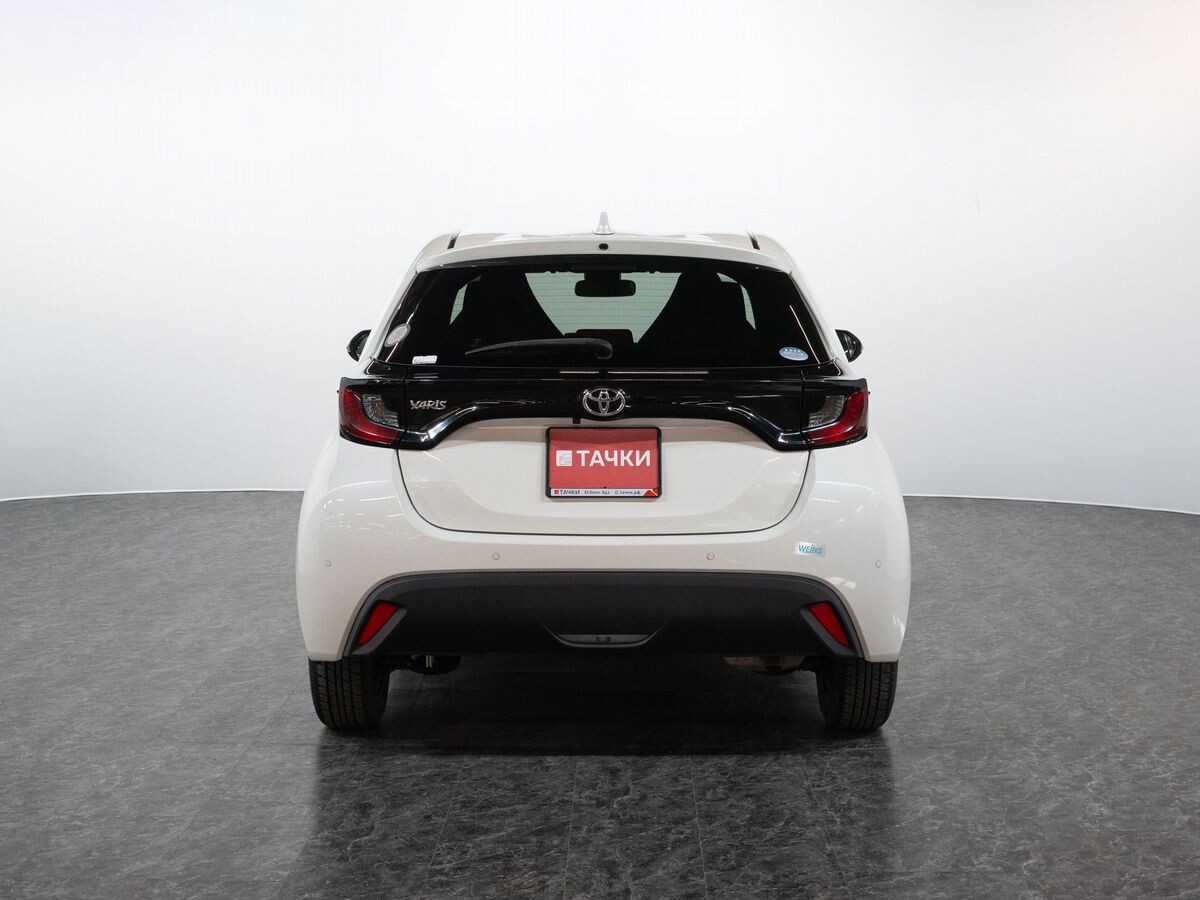 Toyota Yaris 2020 - фото автомобиля