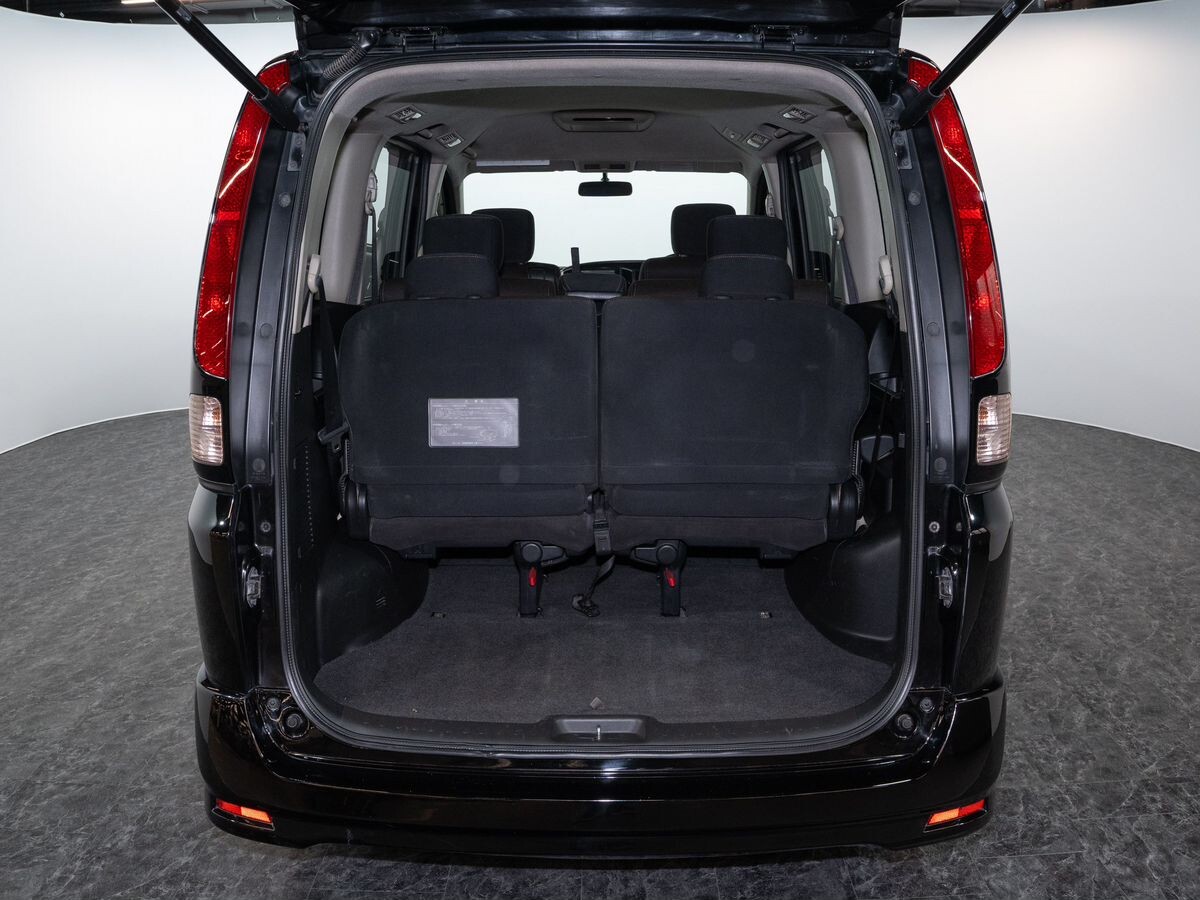 Nissan Serena 2008 - фото автомобиля