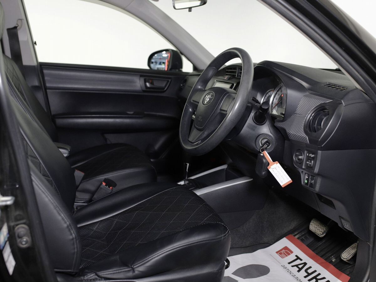 Toyota Corolla 2014 - фото автомобиля