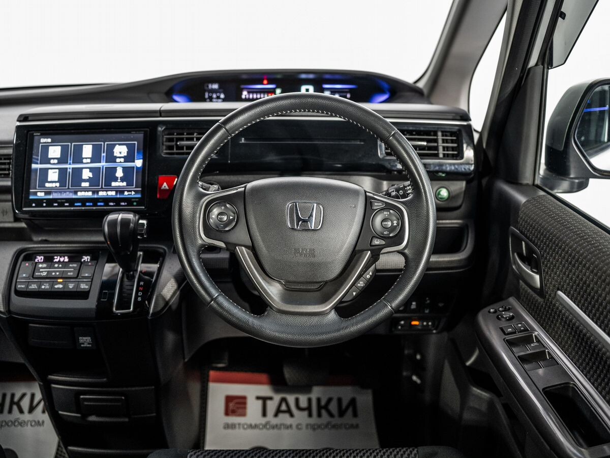 Honda Stepwgn 2016 - фото автомобиля