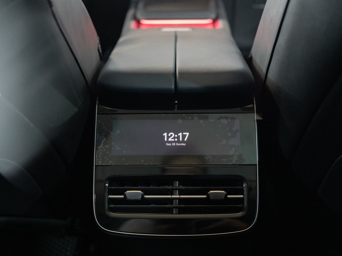 Voyah Free 2023 - фото автомобиля