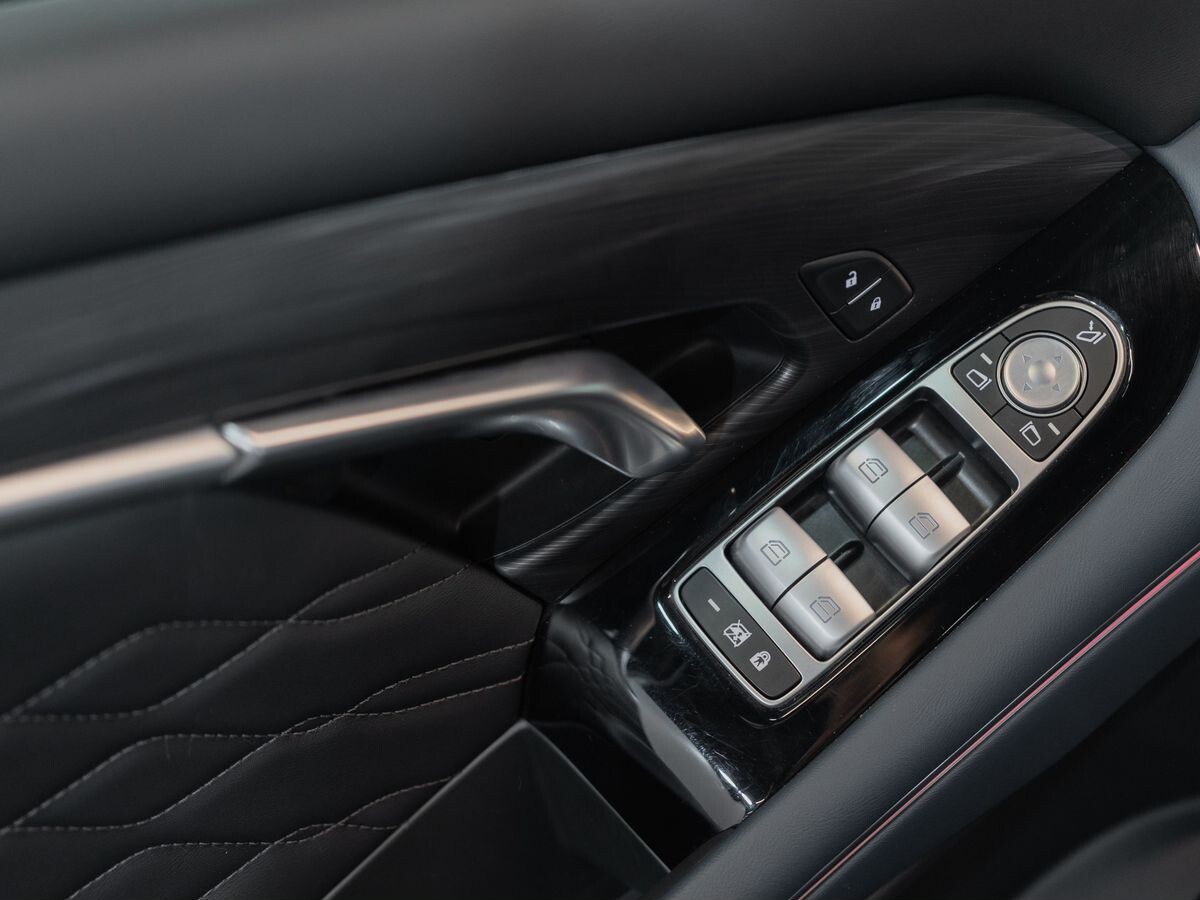 Voyah Free 2023 - фото автомобиля