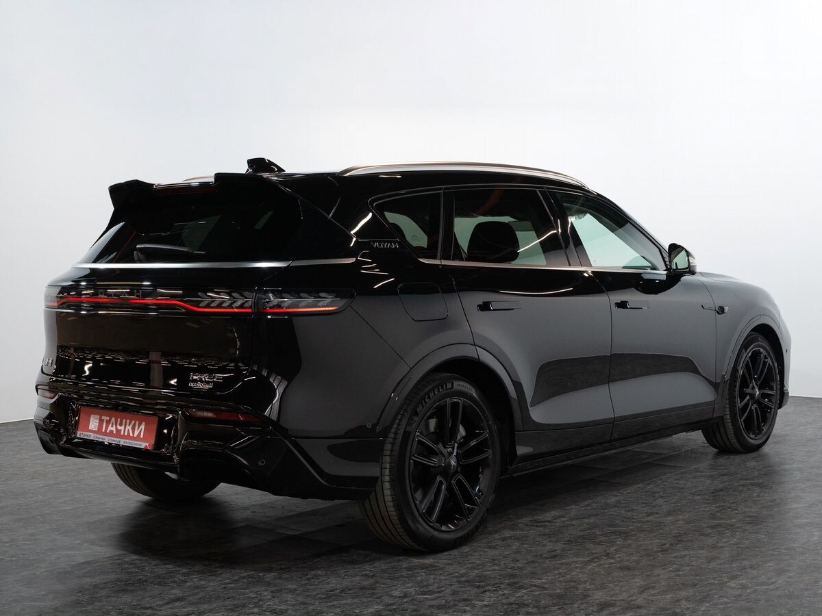 Voyah Free 2023 - фото автомобиля