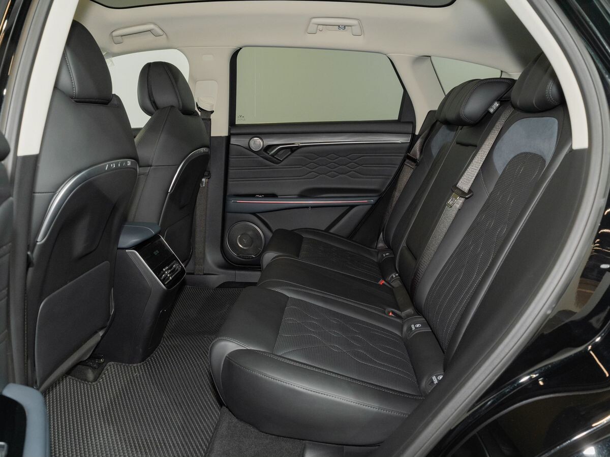 Voyah Free 2023 - фото автомобиля