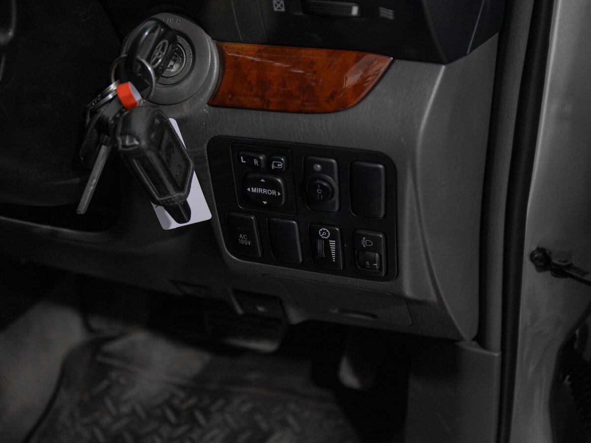 Toyota Land Cruiser Prado 2009 - фото автомобиля