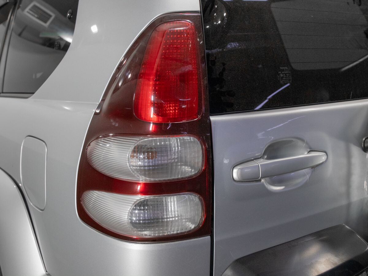 Toyota Land Cruiser Prado 2009 - фото автомобиля