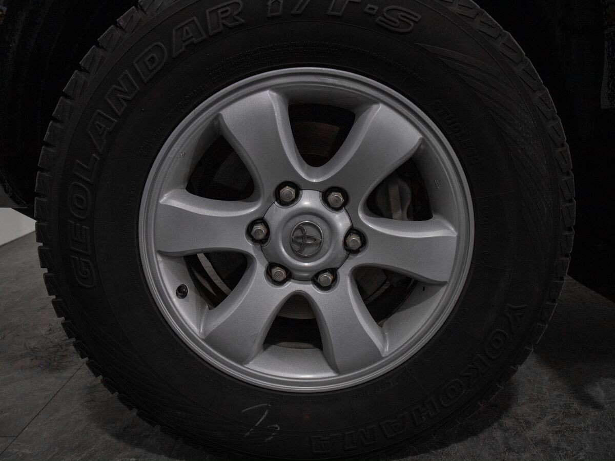 Toyota Land Cruiser Prado 2009 - фото автомобиля