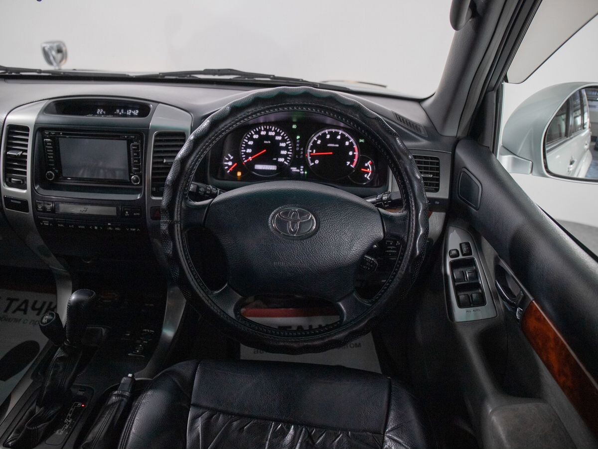 Toyota Land Cruiser Prado 2009 - фото автомобиля