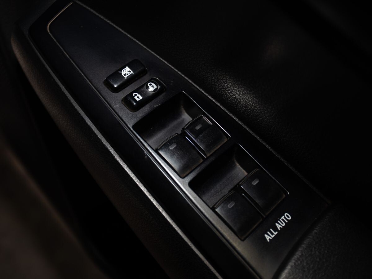 Toyota Corolla 2015 - фото автомобиля