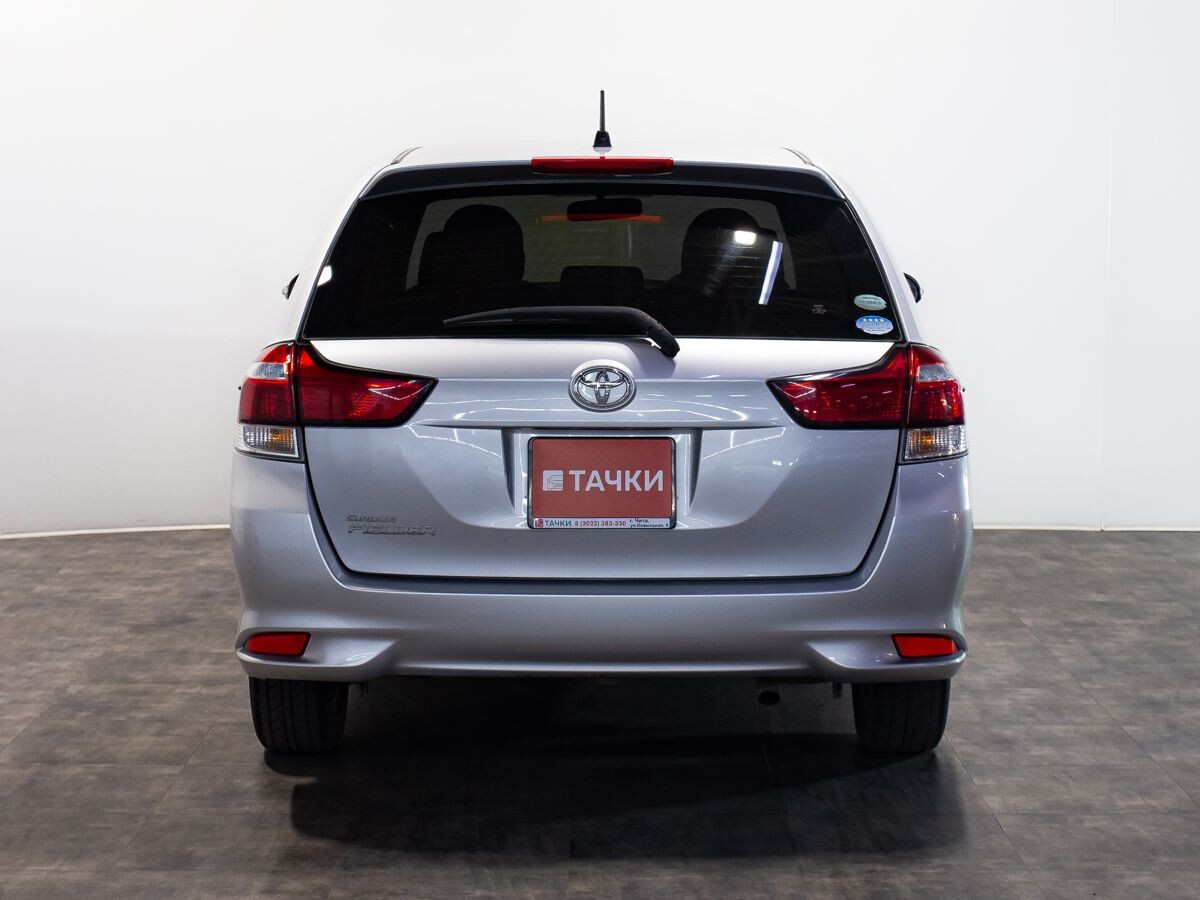 Toyota Corolla 2015 - фото автомобиля