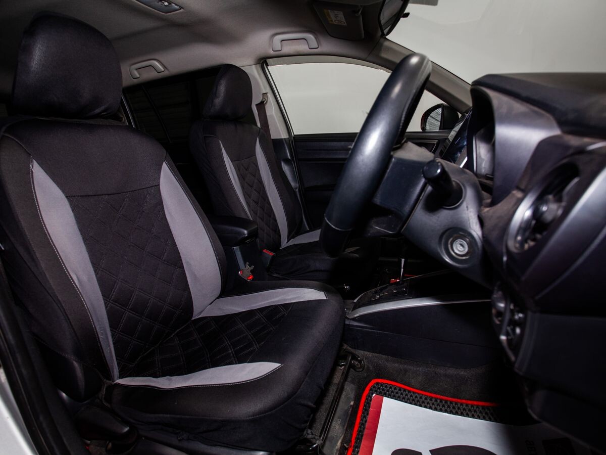 Toyota Corolla 2015 - фото автомобиля