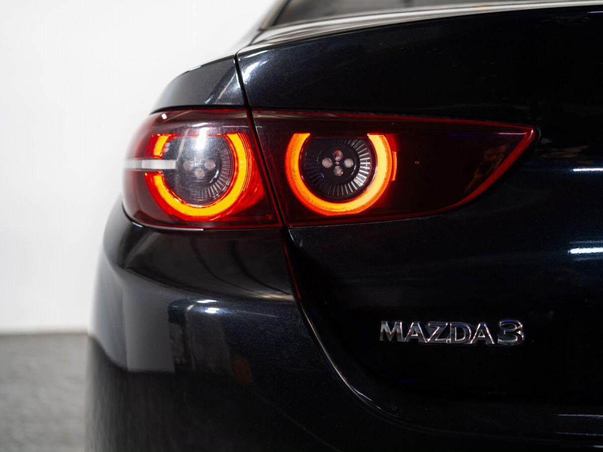 Mazda 3 2019 - фото автомобиля