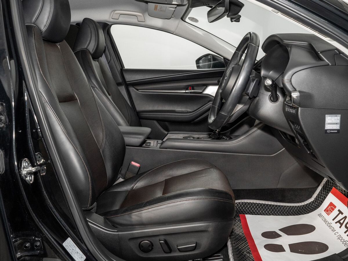 Mazda 3 2019 - фото автомобиля