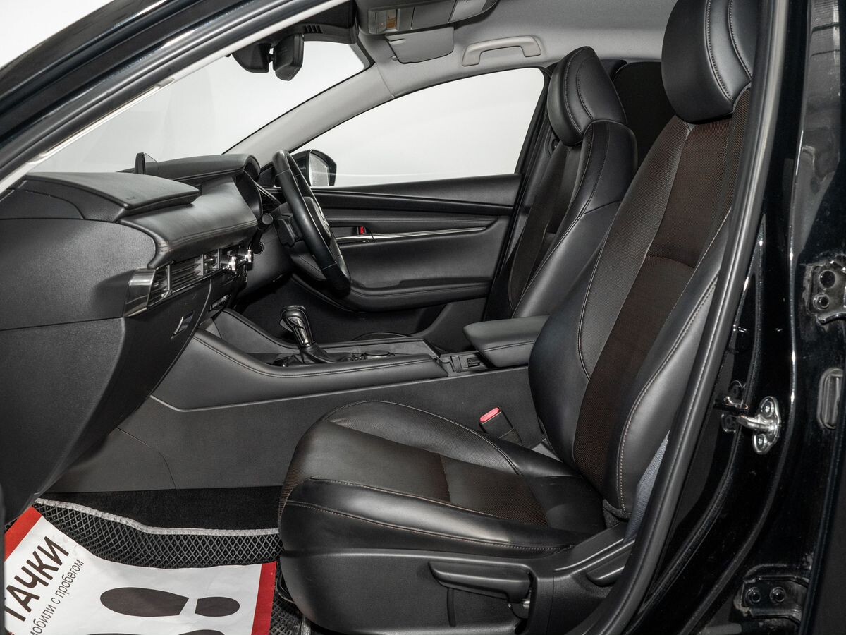 Mazda 3 2019 - фото автомобиля