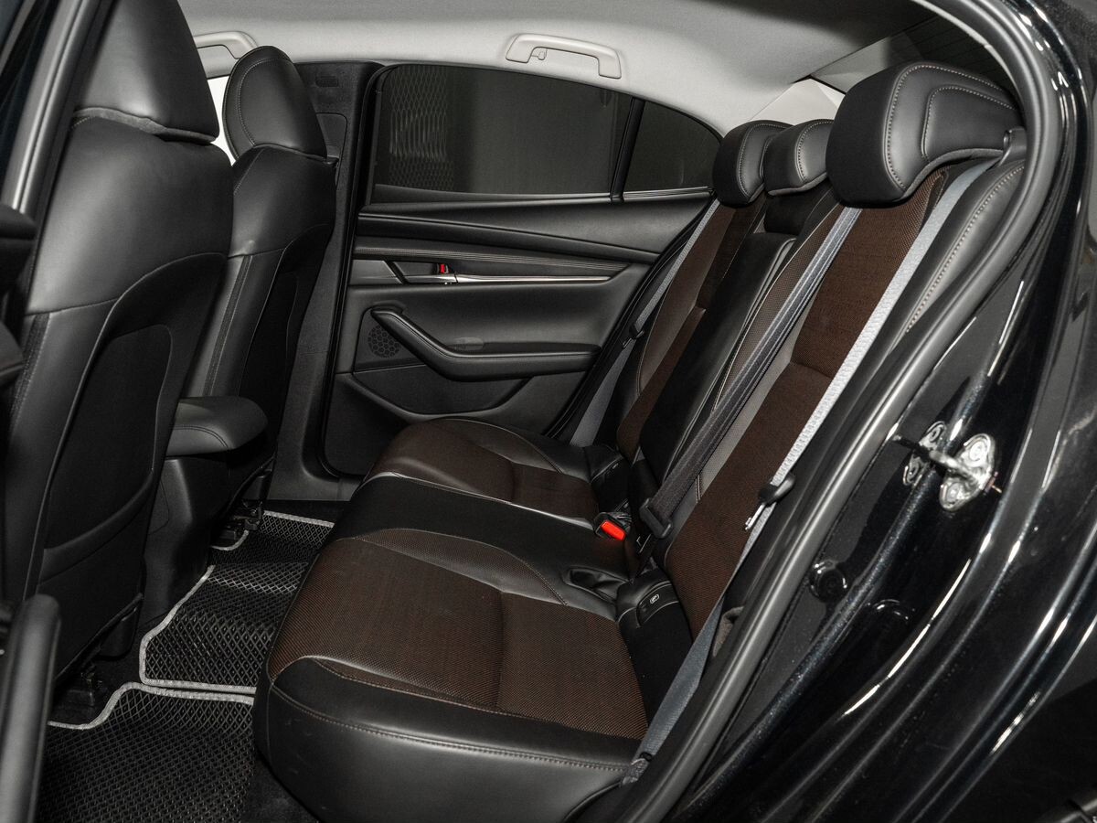 Mazda 3 2019 - фото автомобиля