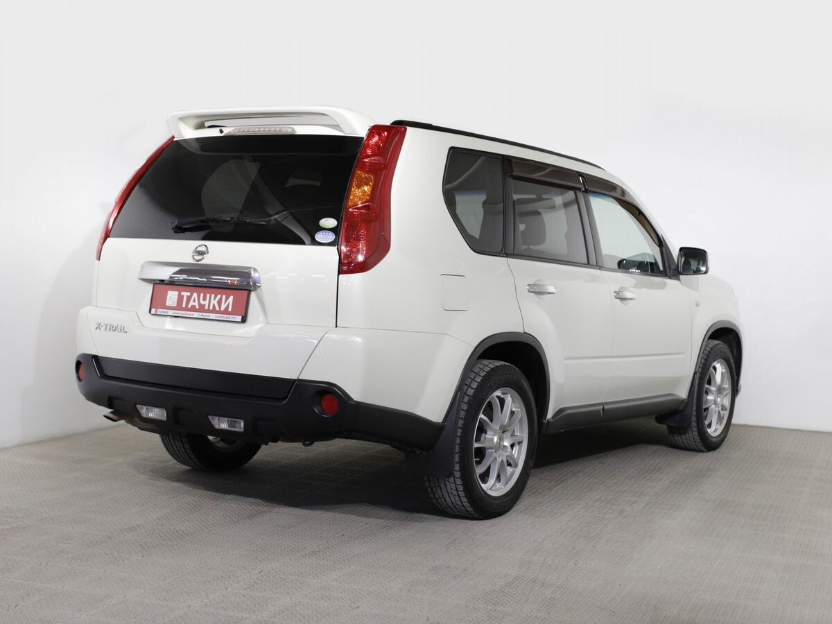 Nissan X-Trail 2010 - фото автомобиля