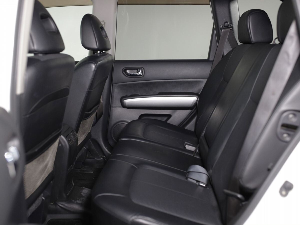 Nissan X-Trail 2010 - фото автомобиля