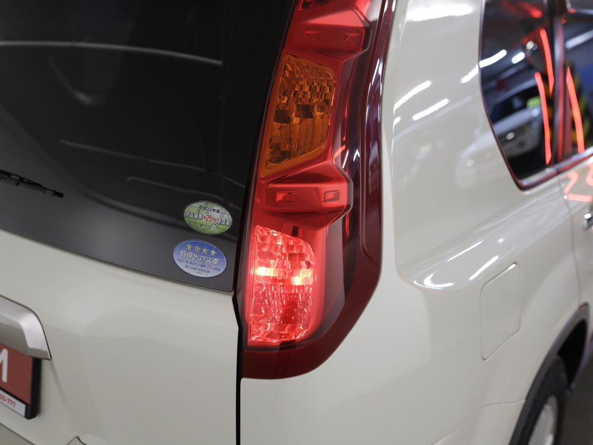 Nissan X-Trail 2010 - фото автомобиля