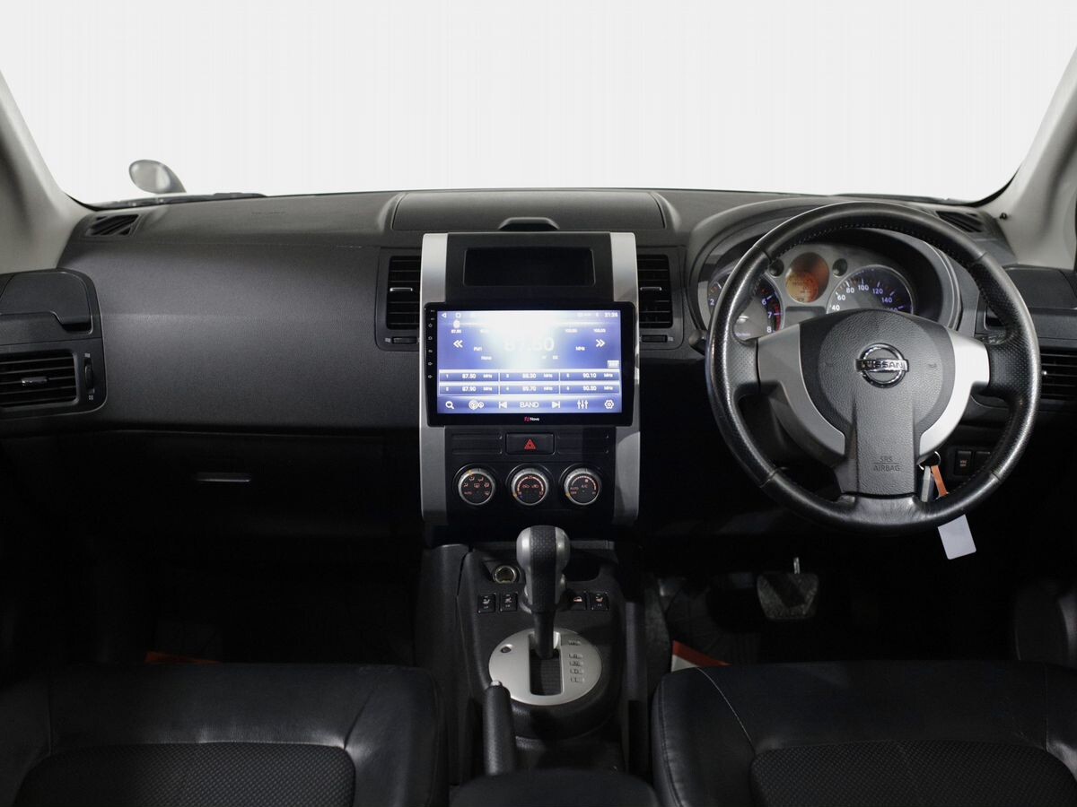 Nissan X-Trail 2010 - фото автомобиля