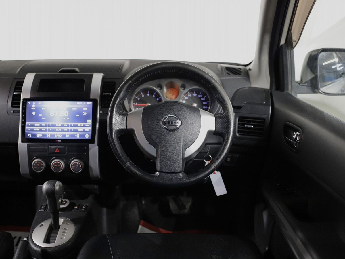 Nissan X-Trail 2010 - фото автомобиля