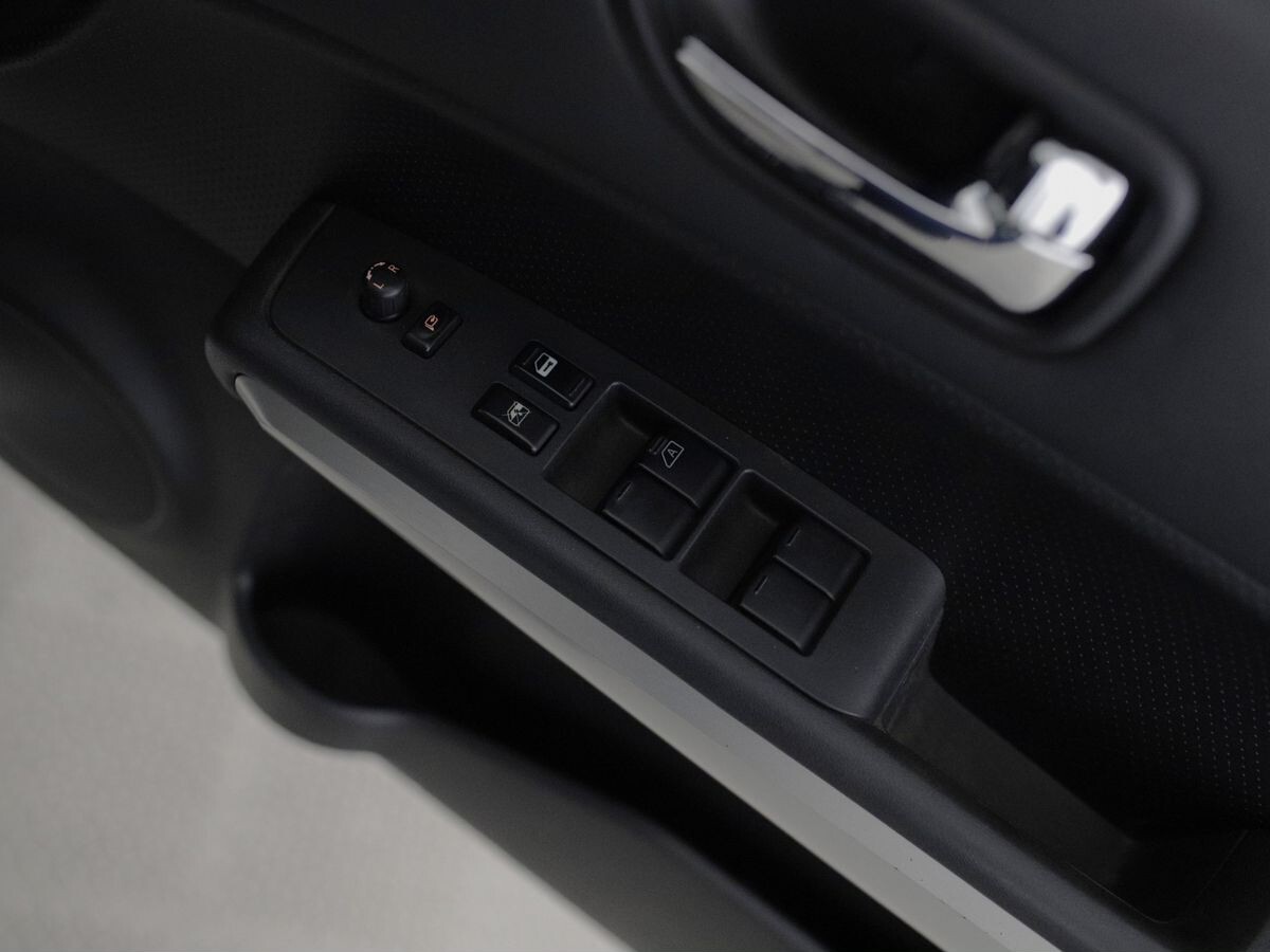 Nissan X-Trail 2010 - фото автомобиля