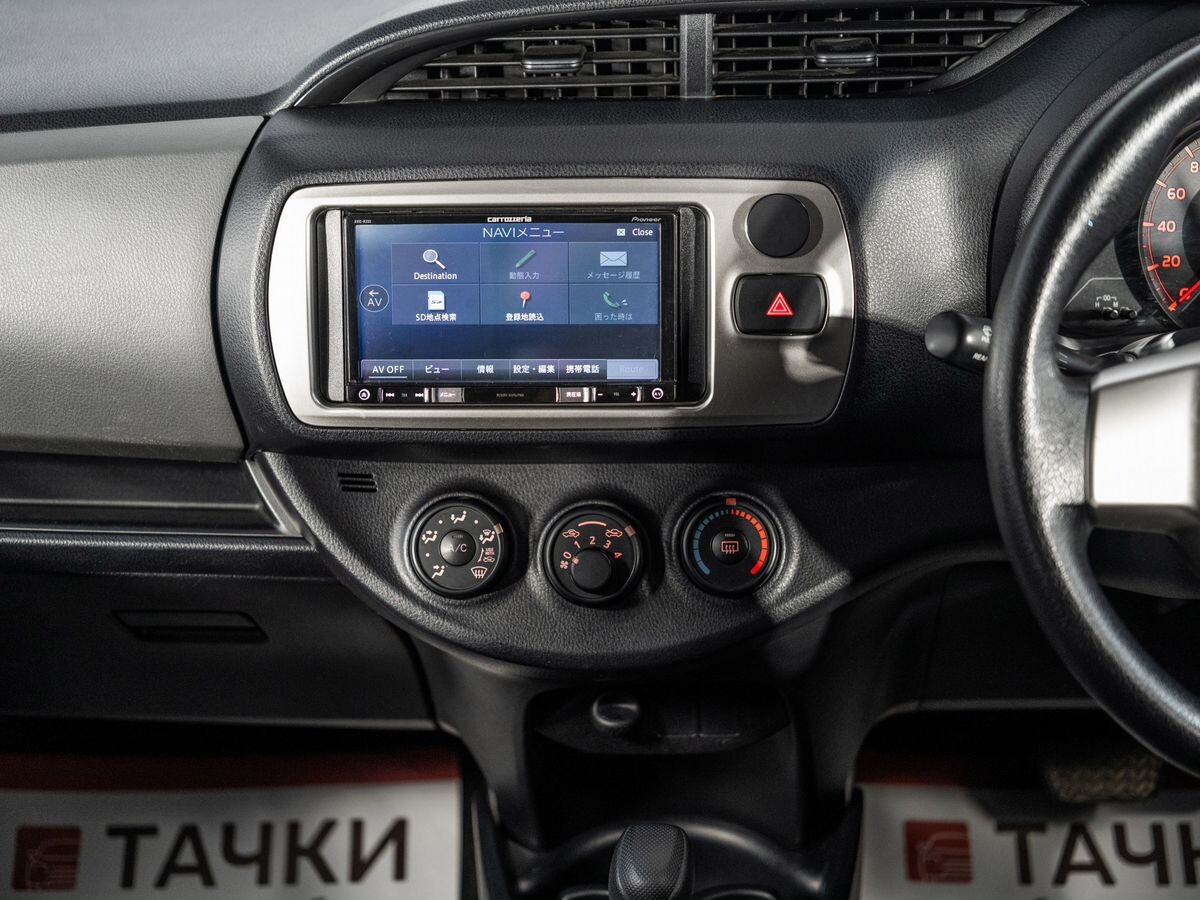 Toyota Vitz 2015 - фото автомобиля