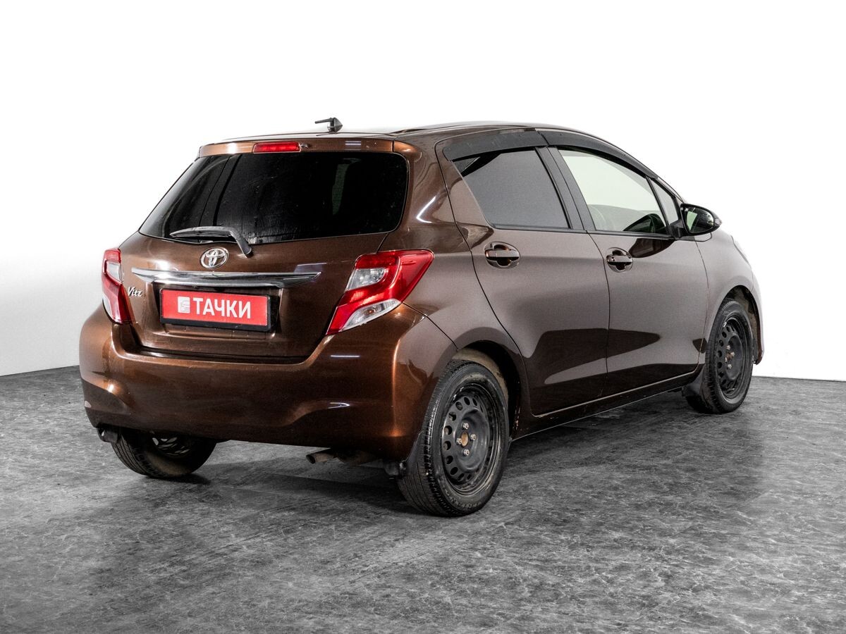 Toyota Vitz 2015 - фото автомобиля