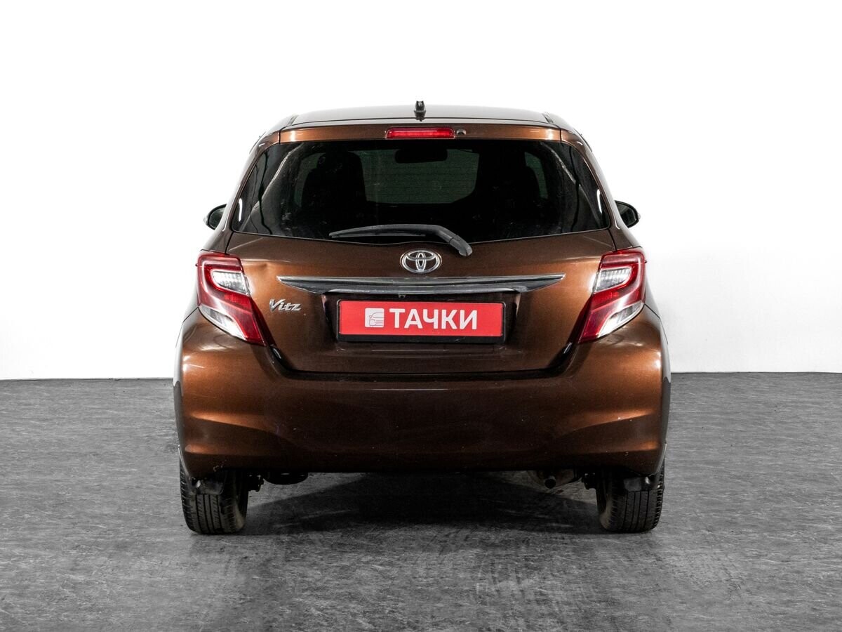 Toyota Vitz 2015 - фото автомобиля
