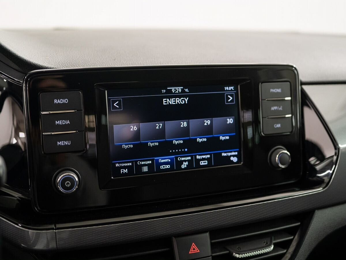 Volkswagen Polo 2022 - фото автомобиля