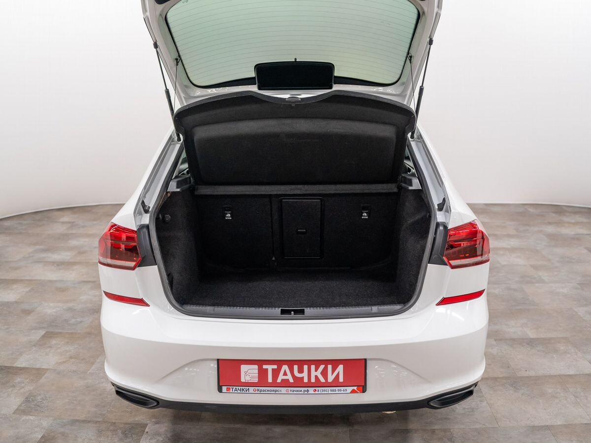 Volkswagen Polo 2022 - фото автомобиля