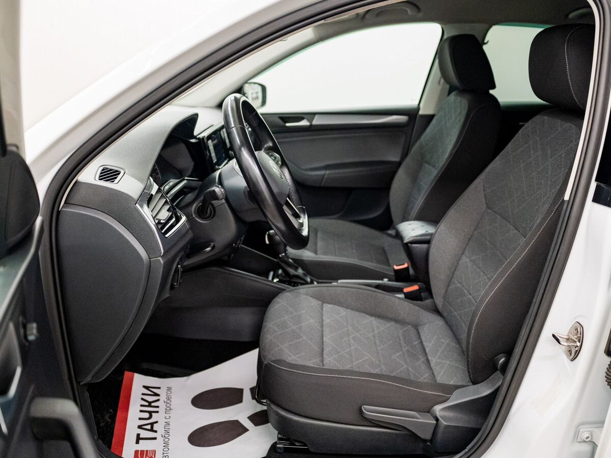 Volkswagen Polo 2022 - фото автомобиля