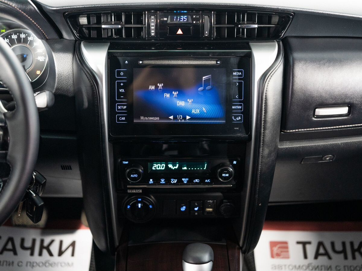 Toyota Fortuner 2017 - фото автомобиля