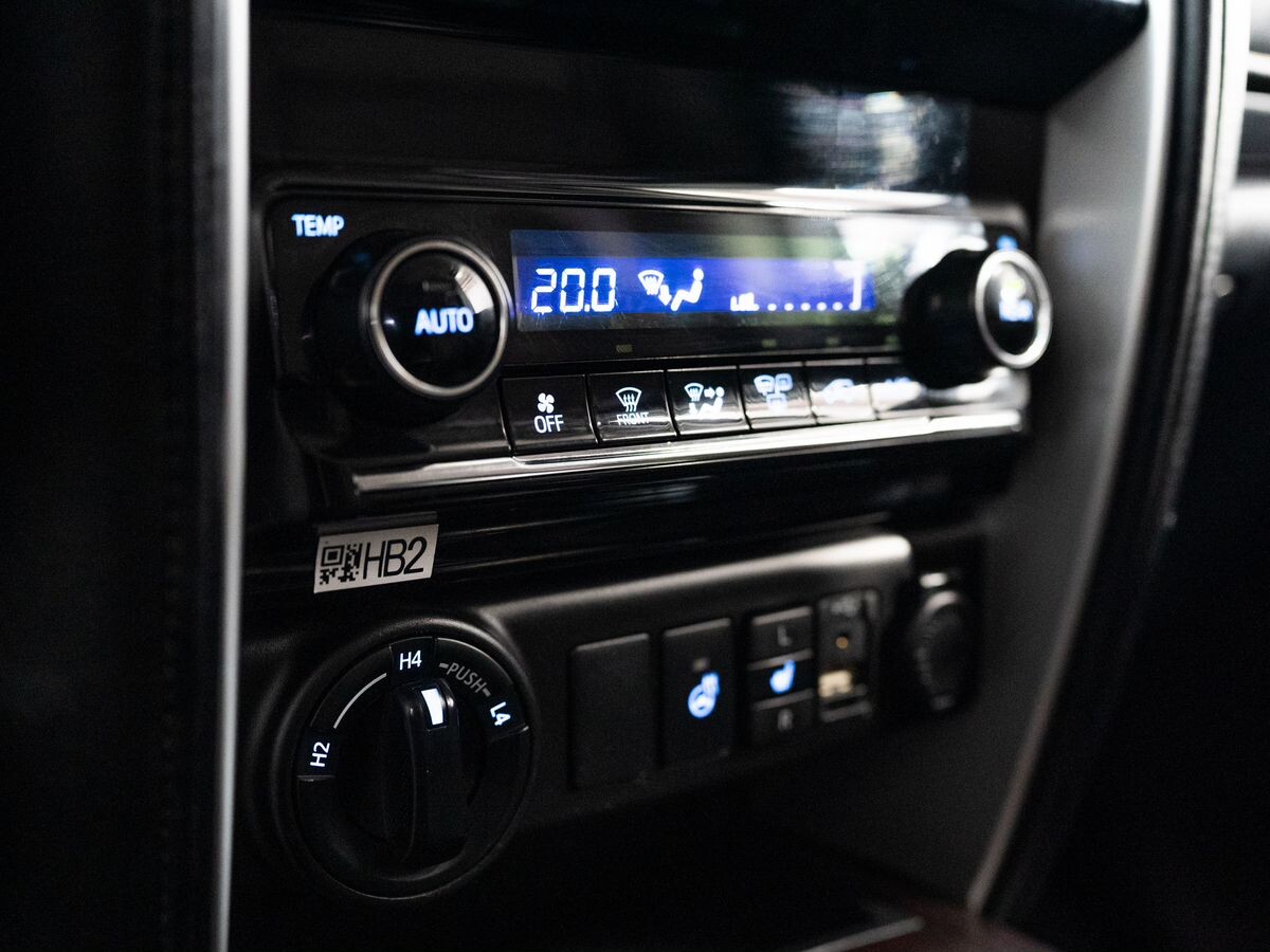 Toyota Fortuner 2017 - фото автомобиля