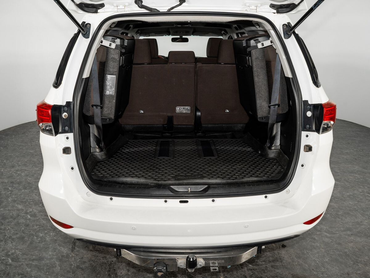 Toyota Fortuner 2017 - фото автомобиля