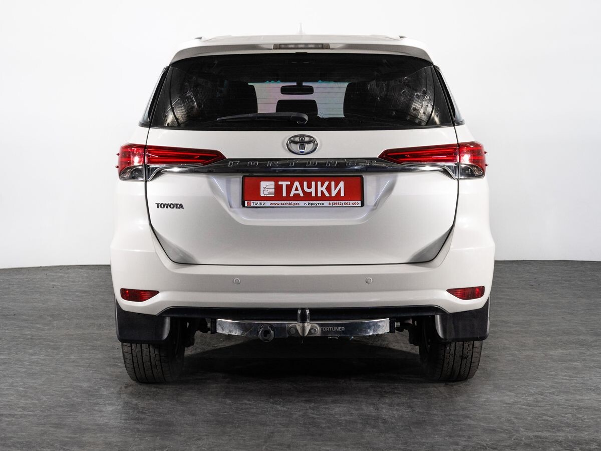 Toyota Fortuner 2017 - фото автомобиля