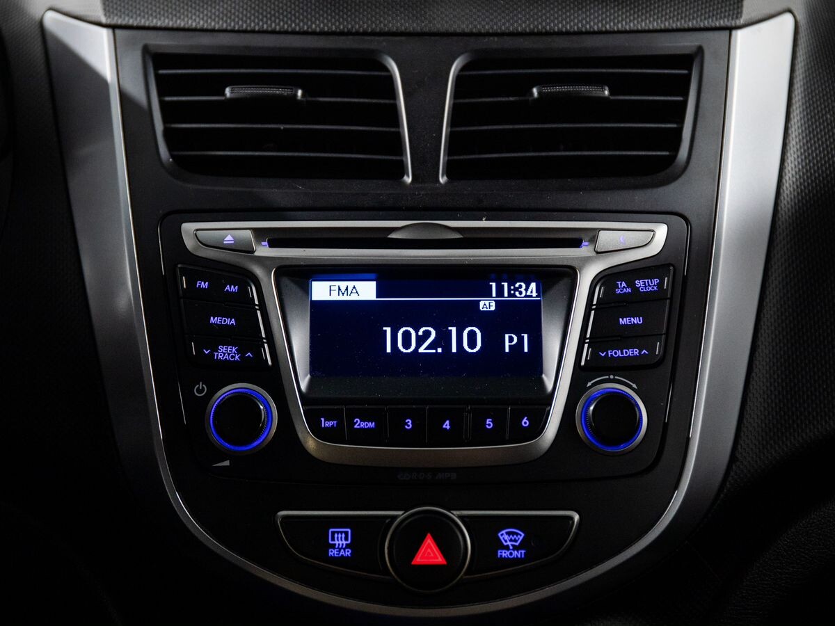 Hyundai Solaris 2015 - фото автомобиля