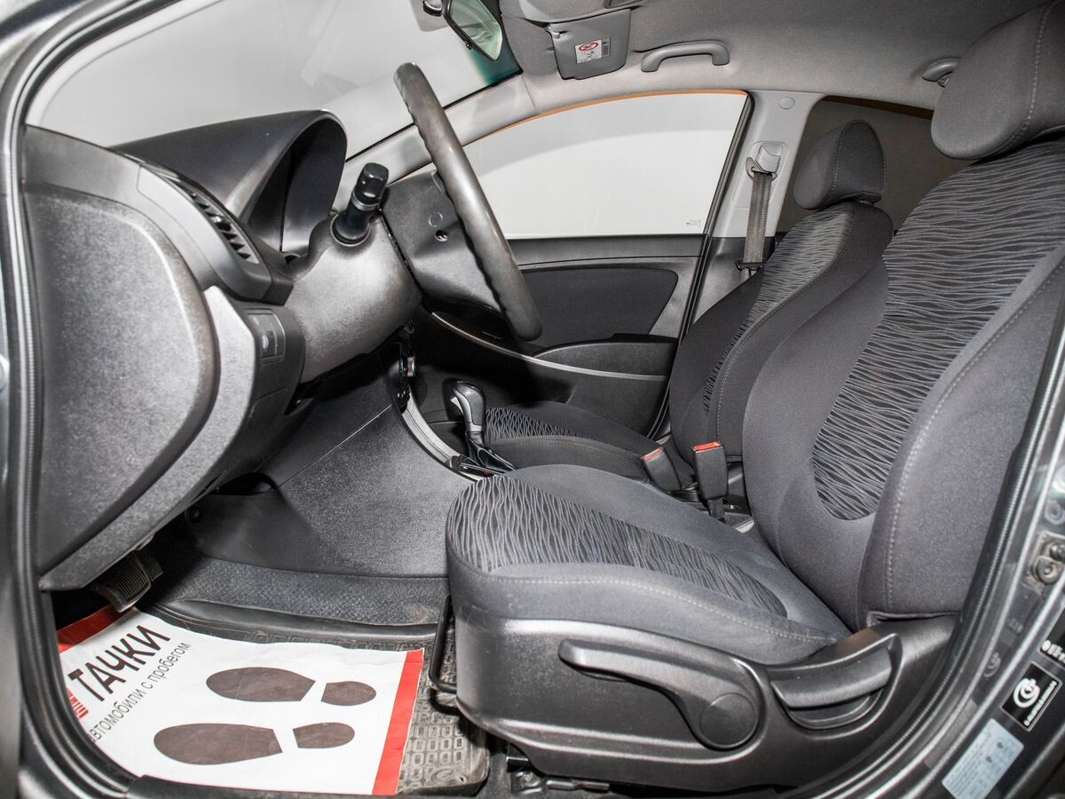 Hyundai Solaris 2015 - фото автомобиля