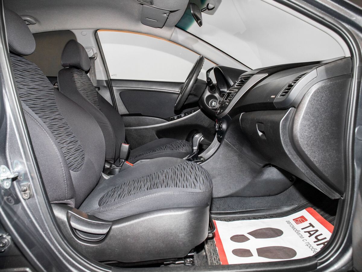 Hyundai Solaris 2015 - фото автомобиля