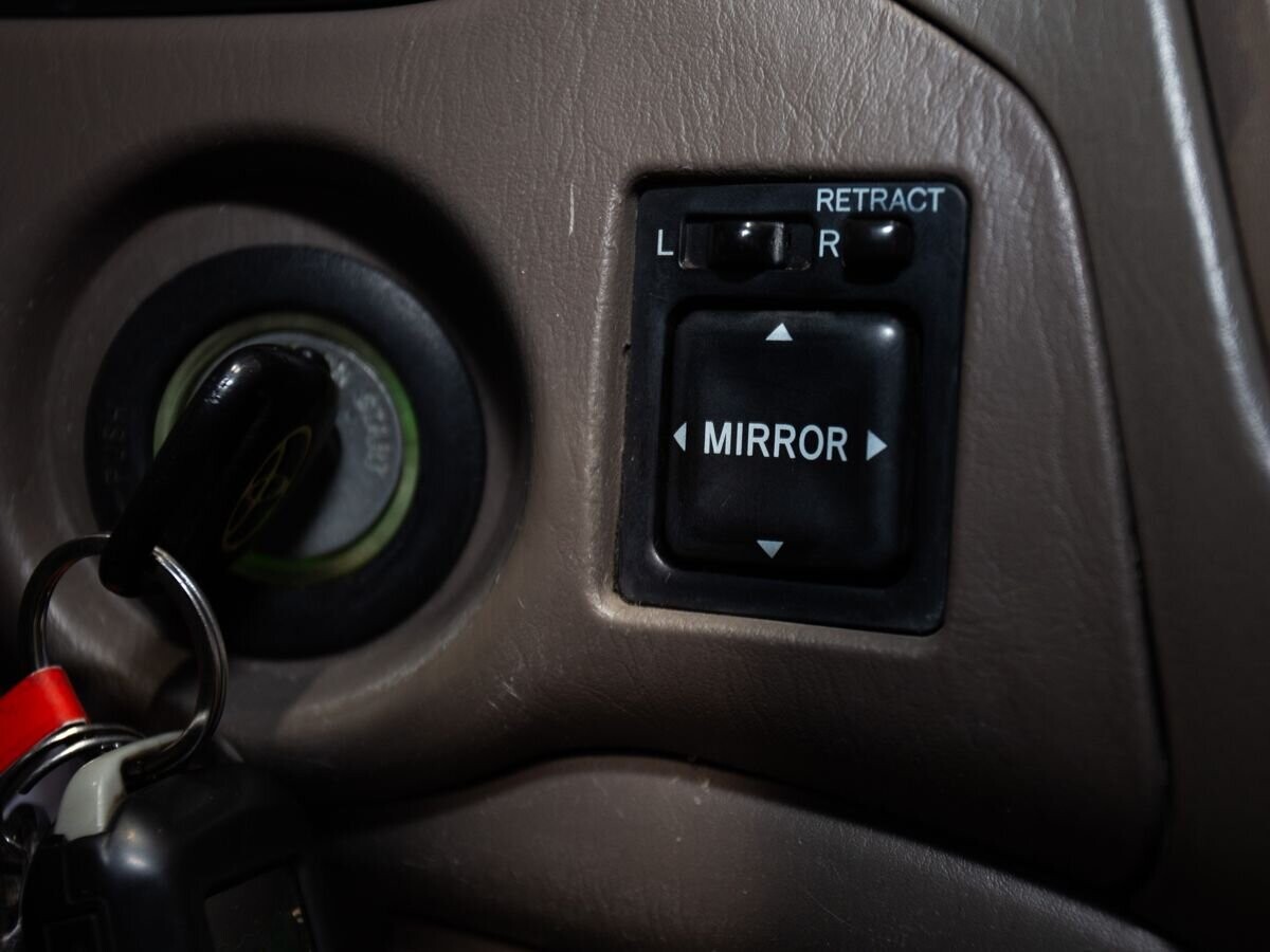 Toyota Harrier 2001 - фото автомобиля