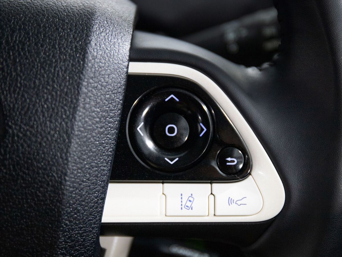 Toyota Prius 2016 - фото автомобиля