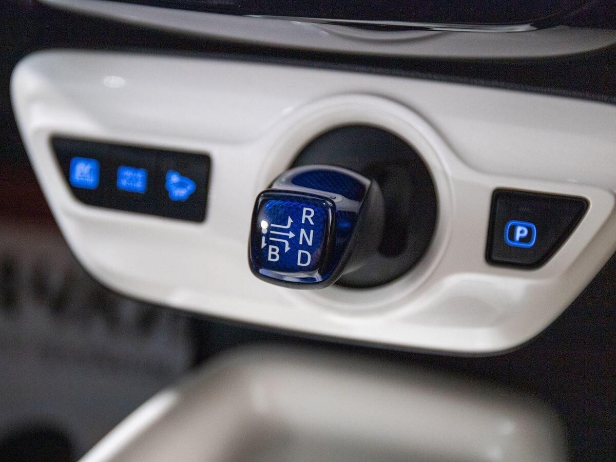 Toyota Prius 2016 - фото автомобиля