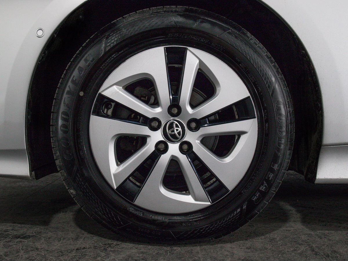 Toyota Prius 2016 - фото автомобиля