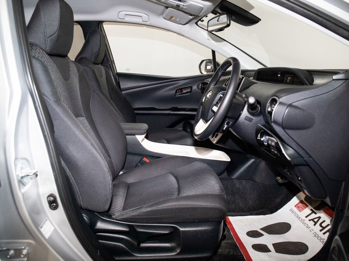 Toyota Prius 2016 - фото автомобиля