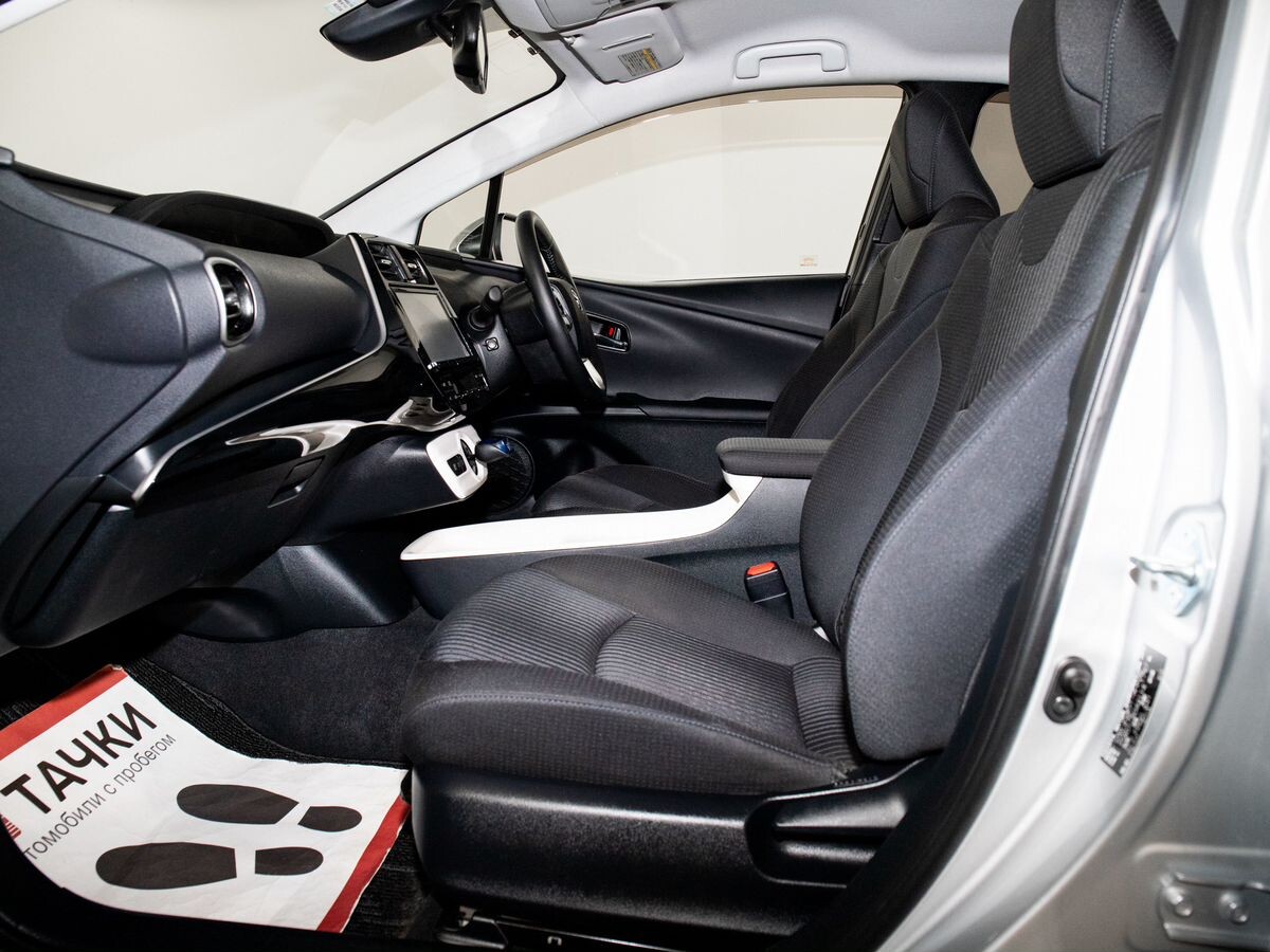 Toyota Prius 2016 - фото автомобиля