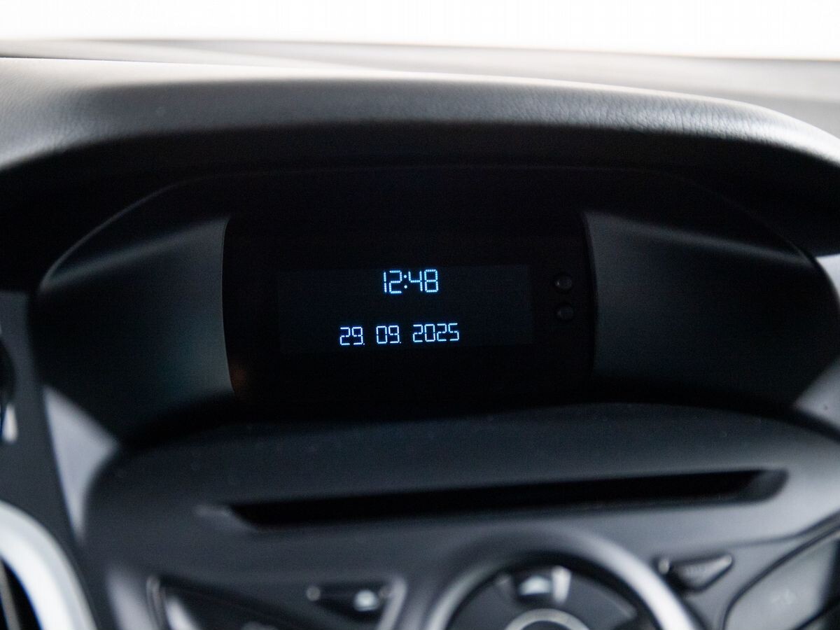 Ford Focus 2012 - фото автомобиля